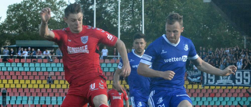 Der SV Babelsberg 03, hier Manuel Hoffmann im Zweikampf, konnte keine Punkte vom Auswärtsspiel beim VSG Altglienicke mitnehmen.