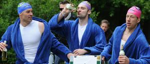 Sportlich: Beim Bierathlon in Michendorf geht es heute ums Biertrinken und Laufen - und alles nur, um Bier zu gewinnen.