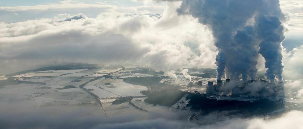 Eine CO2-Steuer würde nur die belasten, die viel Co2 in die Atmosphäre pusten - zum Beispiel Kohlekraftwerke wie hier in Jänschwalde.