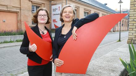 Dramarturgin Bettina Jantzen und Intendantin Bettina Jahnke (v. l.) bei der Pressekonferenz zur neuen Spielzeit.