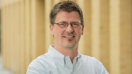 Guido Große wurde zusammen mit Josefine Lenz  und ihrem Team ausgezeichnet. Er ist Professor für Permafrost im Erdsystem an der Universität Potsdam und Leiter der Sektion Permafrostforschung am Alfred-Wegener-Institut für Polar- und Meeresforschung (AWI).
