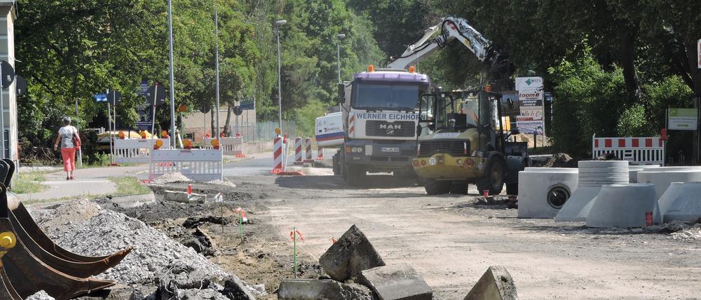 So sah es noch vor knapp einem Jahr aus: Der Bäkedamm soll bald wieder befahrbar sein. 