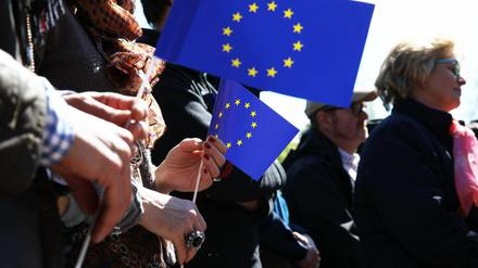 In Potsdam wirbt die Bürgerbewegung „Pulse of Europe“ für ein starkes Europa und eine hohe Beteiligung bei der Europawahl.