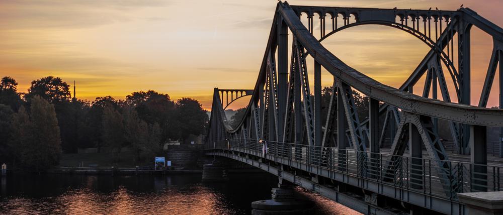 An der Glienicker Brücke zwischen Potsdam und Berlin befand sich einst die innerdeutsche Grenze. 