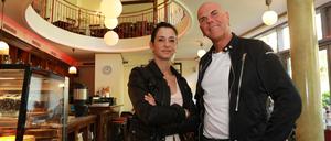 Betriebsleiterin Melanie Lentz und der Inhaber René Dost im neuen Lokal "Das Wiener".