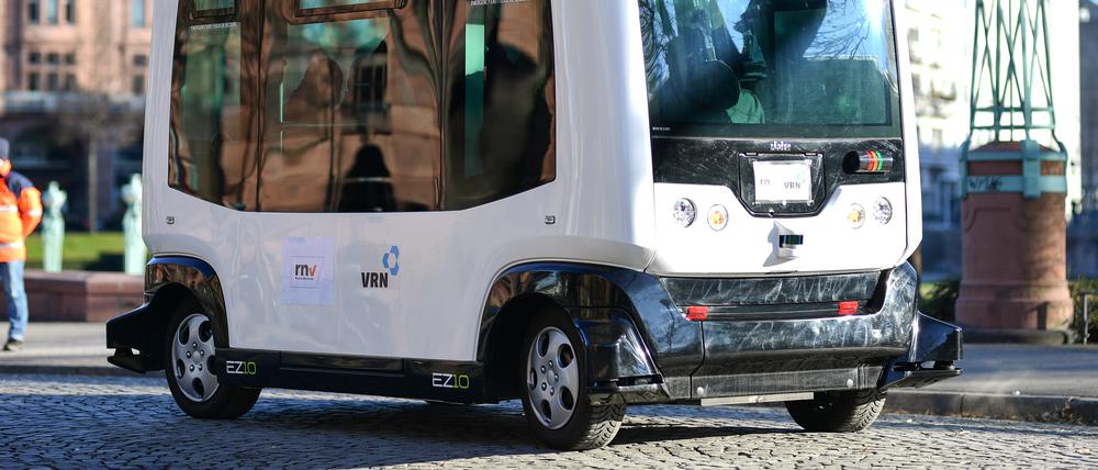So sieht der autonom fahrende Bus aus.