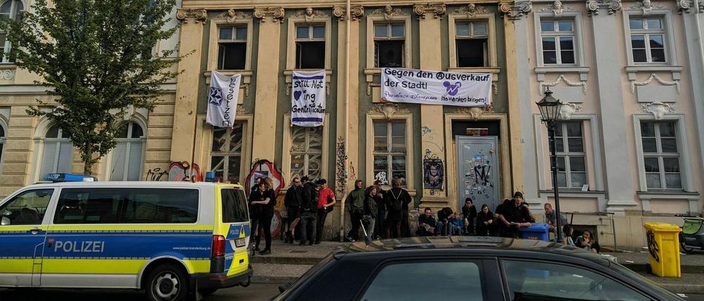 In der Charlottenstraße 12 ist ein Haus besetzt worden. Foto. Jana Haase