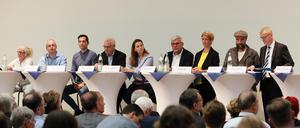 Beim PNN-Talk am 20. Mai 2019, von links nach rechts: Irene Kamenz (Freie Wähler), Stefan Wollenberg (Linke), David Kolesnyk (SPD), Götz Friederich (CDU), Carolin Hermann (Grüne), Wolfhard Kirsch (Bürgerbündnis), Andrea Ney (FDP), Daniel Zeller (Die Andere) undHelmar Wobeto (AfD).