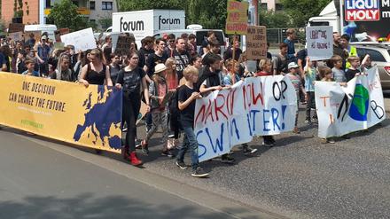 Die Demonstration lief vom Luisenplatz über die Breite Straße zum Landtag in Potsdam.