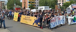 Die Demonstration lief vom Luisenplatz über die Breite Straße zum Landtag in Potsdam.