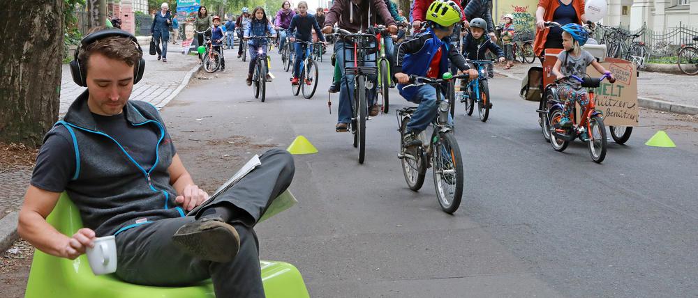 Wer sich traute, konnte zwischen den vielen demonstrierenden Fahrradfahrern gemütlich machen.