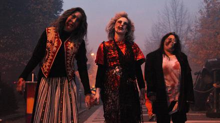 Als Zombies verkleidete Menschen im Filmpark Babelsberg