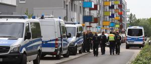 Polizeieinsatz in der Gartenstadt Drewitz. Am Sonntag tauchte das verschwundene Mädchen wieder auf.