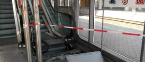 Die Rolltreppe von den Gleisen 2 und 4 im Potsdamer Hauptbahnhof ist wieder defekt. 