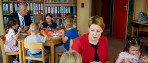 Ministerpräsident Dietmar Woidke und Bundesfamilienministerin Franziska Giffey (beide SPD) besuchten nach der Unterzeichnung des Gute-Kita-Gesetzes am 24. Mai die Teltower Kita Rappelkiste.