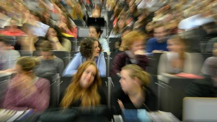 Volles Haus an der Uni Potsdam. Neue Mitarbeiter sollen helfen.