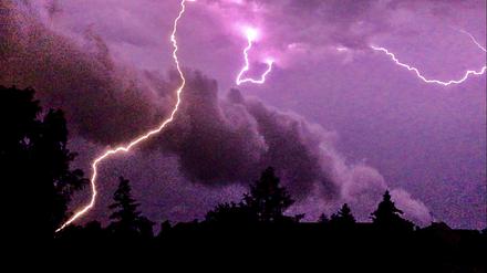 In Potsdam und Umgebung tobten in der Nacht zu Mittwoch heftige Gewitter, wie hier in Michendorf fotografiert.