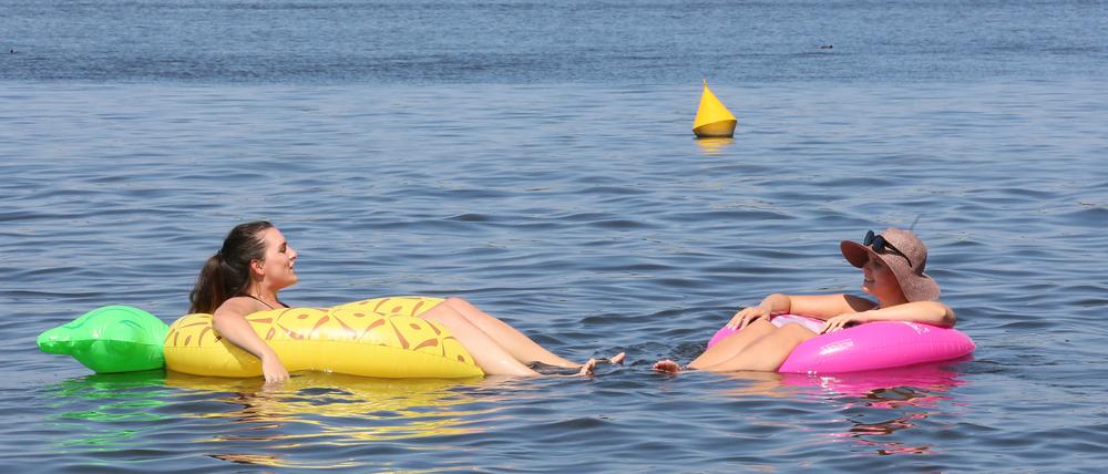 Hitze in Potsdam - im Strandbad Babelsberg kann man sich erfrischen.