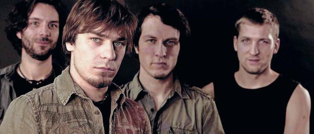Die Band Maggie’s Farm spielt unplugged im Sound(g)arten).