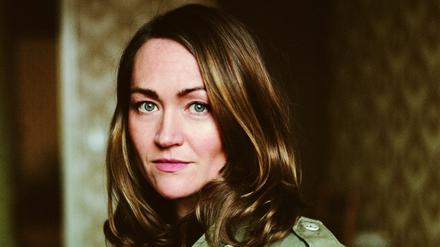 Katerina Poladjan wurde 1971 in Moskau geboren und lebt als Schriftstellerin und Schauspielerin in Berlin.