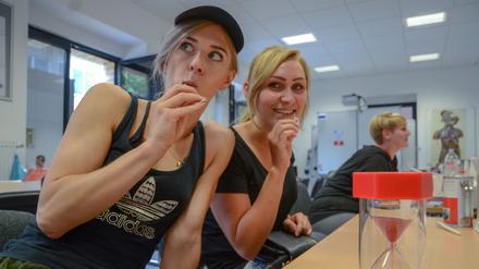 Spenderinnen. Frederike Budwill (links) und Vivien Deutschmann.