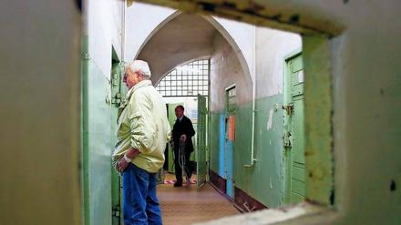 Wo einst die Sowjets saßen. Mehr als 1000 Liegenschaften sowjetischer Truppen verzeichnet die Datenbank auf dem Gebiet der ehemaligen DDR, allein in Brandenburg gab es Standorte in 170 Gemeinden. In Potsdam zählt etwa das frühere KGB-Untersuchungsgefängnis im „Militärstädtchen Nr. 7“ in der Nauener Vorstadt dazu.