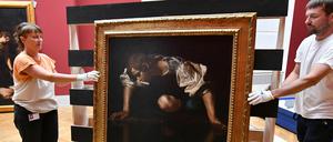 Der "Narziss" ist da. Am Donnerstag wurde das Meisterwerk italienischen Barockmeisters Caravaggio im Museum Barberini ausgepackt. auf.