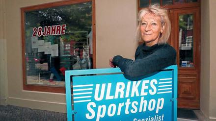 „28 Jahre“ steht am Schaufenster des Sportladens von Ulrike Bruns - im August wären es 29 Jahre geworden.