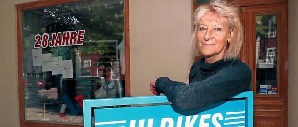 „28 Jahre“ steht am Schaufenster des Sportladens von Ulrike Bruns - im August wären es 29 Jahre geworden.