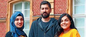Im Dialog. Suraya Mohammed, Rawsan Hedo Koordinator des Projekts)  und Maryam Binyamen (v. l.).