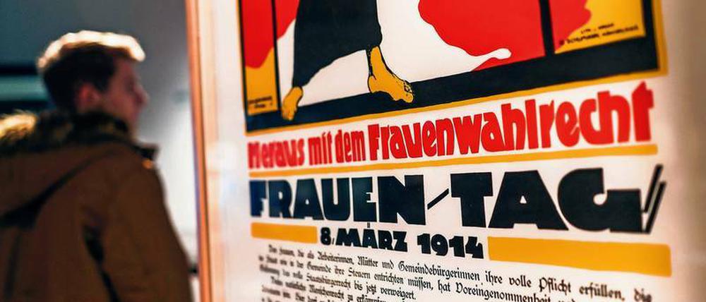 Erst seit  hundert Jahren dürfen Frauen in Deutschland wählen, in manchen Parteien machen sie aber erst ein Viertel der Abgeordneten aus. 