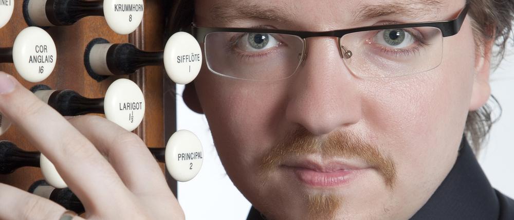 Felix Hell ist ein deutscher Organist, lebt aber in den USA. 