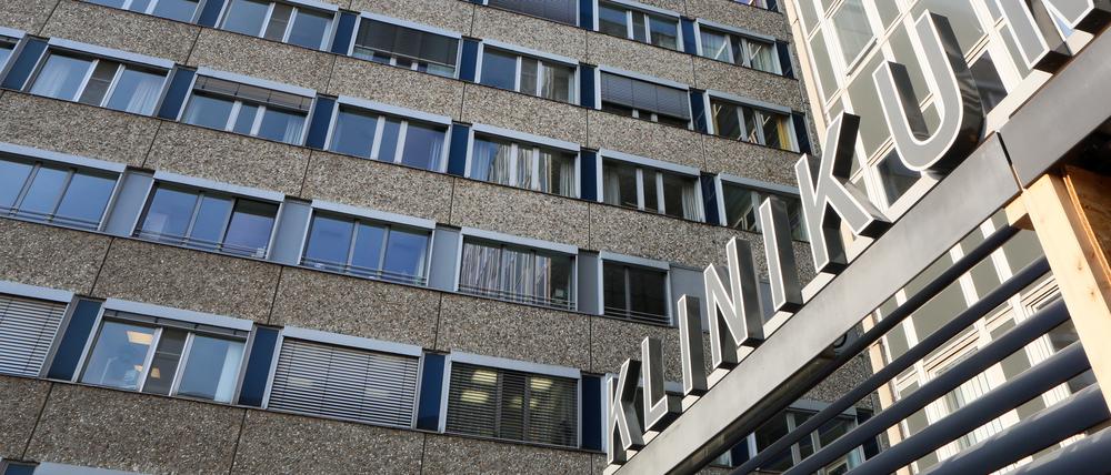 Das Bürgerbegehren will bessere Arbeitsbedingungen am Bergmann-Klinikum erreichen.