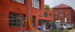 Die Grundschule an den Roten Kasernen Ost nimmt architektonisch Bezug auf die historischen Gebäude.