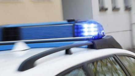 Ermittler haben bei Razzien in Berlin und Brandenburg Waffen gefunden. 