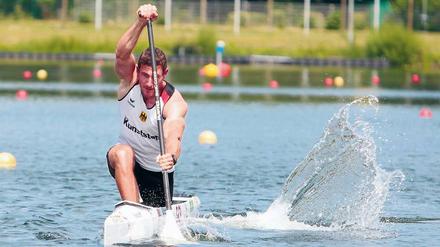 Das muss was aushalten. Mit bis zu 80 Kilogramm belastet Sebastian Brendel sein Stechpaddel in der Startphase.