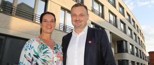 Katarina Witt und Stephan Knabe bei der Einweihung des Bürogebäudes in der Schiffbauergasse in Potsdam.