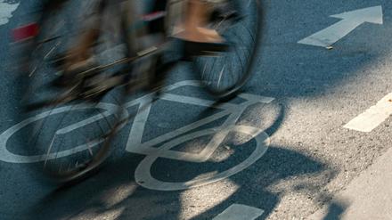 Eine Radfahrerin wurde bei einem Unfall verletzt.