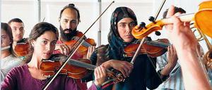 Ein Musikprojekt schafft in Dror Zahavis Film Gemeinschaft – und doch ist der Hass noch da.