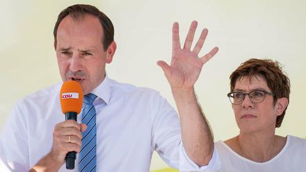 Ingo Senftleben, Spitzenkandidat der CDU für die Landtagswahl in Brandenburg, bei einer Veranstaltung zum Abschluss des Wahlkampfs mit der CDU-Bundesvorsitzenden Annegret Kramp-Karrenbauer. 