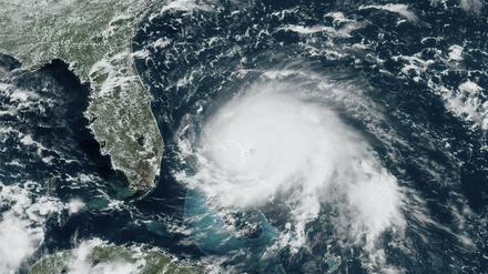 Hurrikan «Dorian» am 1.9.2019 über den Bahamas vor der US-Halbinsel Florida (l.). 