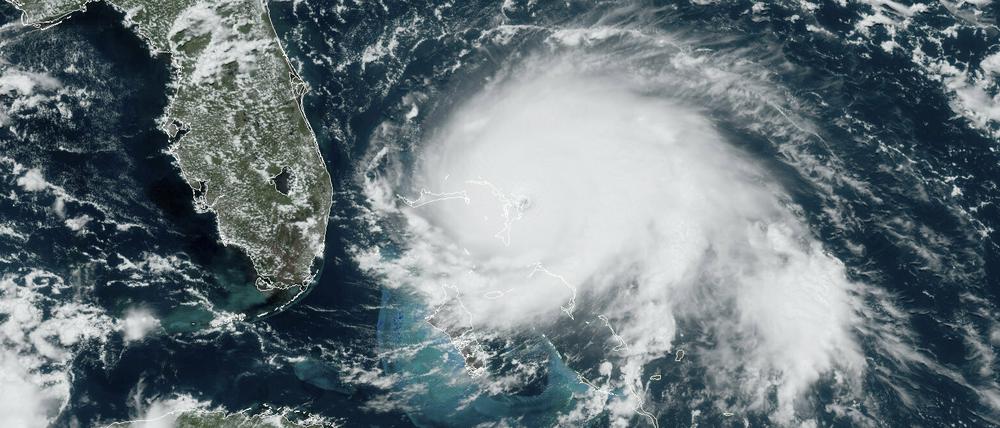 Hurrikan «Dorian» am 1.9.2019 über den Bahamas vor der US-Halbinsel Florida (l.).