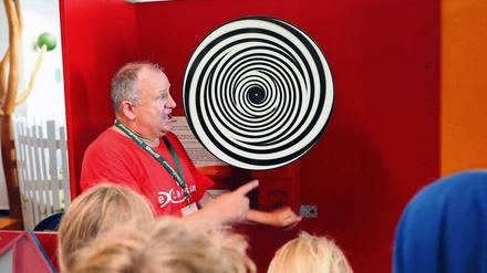 Peter Lannatewitz ist einer der 15 Mitarbeiter im Extavium.