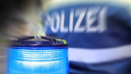 Polizei wird zum Einsatz vor einem Supermarkt gerufen. 