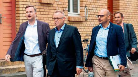 Zuversichtliche Union. Der kommissarische CDU-Parteichef  Michael Stübgen (M.) ist optimistisch,  dass SPD, Grüne und CDU zu einem „Kenia“-Bündnis zusammenfinden. Foto: Sören Stache/dpa