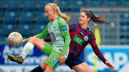 Das wird packend. Turbine-Kapitänin Sarah Zadrazil (r.) bekommt es mit den Wölfinnen um Pernille Harder zu tun. 