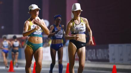 Cool gegangen. Saskia Feige (r.) schaffte mit besonderer Kopfbedeckung Platz elf in Doha.