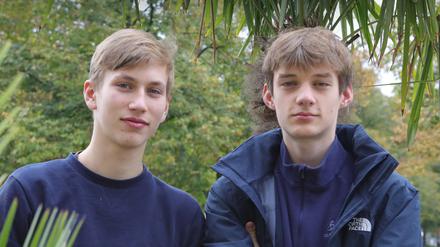 Suchen die Herausforderung. Jasper von Lewinski (l.) und Jeremias Gestrich, Schüler einer 10. Klasse am Potsdamer Humboldtgymnasium, tauschen für die kommenden sechs Monate Klassenraum gegen Segelschiff.