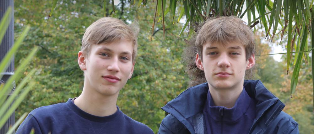Suchen die Herausforderung. Jasper von Lewinski (l.) und Jeremias Gestrich, Schüler einer 10. Klasse am Potsdamer Humboldtgymnasium, tauschen für die kommenden sechs Monate Klassenraum gegen Segelschiff.