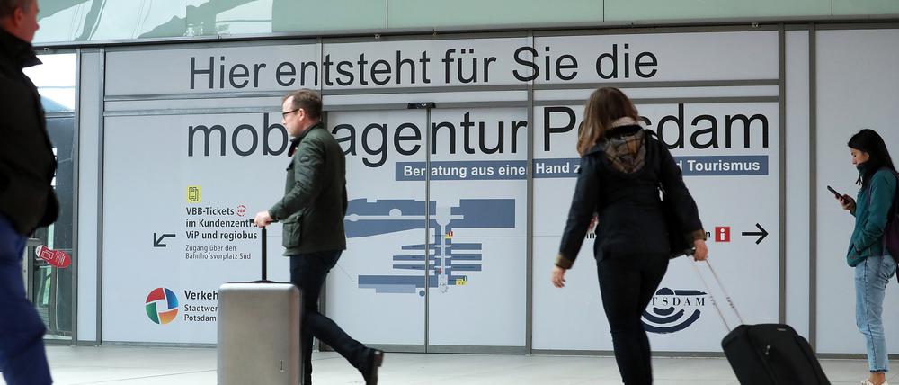 Umbau im Bahnhof. Hinter dieser Wand entsteht die neue Zentrale.